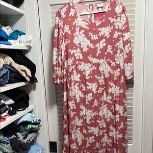 Ingrid & Isabel Pink Sundress with V-Neck and 3/4 Sleeves